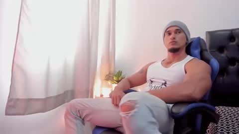Isabella and Alessandro online show from 05/15/26, 02:24