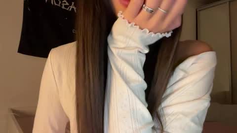 MOLLYYYY dont forget to give me a thumb up online show from 09/25/25, 10:13