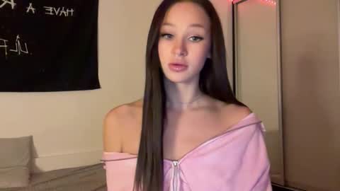 MOLLYYYY dont forget to give me a thumb up online show from 10/10/25, 01:32