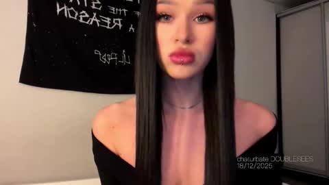 MOLLYYYY dont forget to give me a thumb up online show from 12/18/25, 08:53