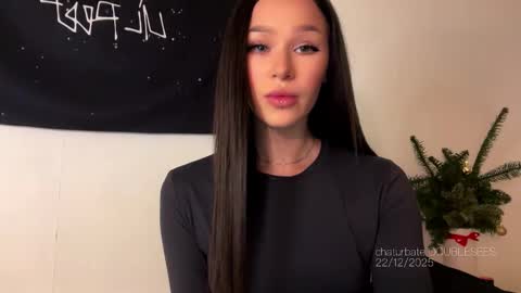 MOLLYYYY dont forget to give me a thumb up online show from 12/23/25, 02:53