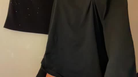 MOLLYYYY dont forget to give me a thumb up online show from 05/22/26, 12:00