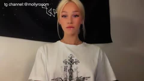 MOLLYYYY dont forget to give me a thumb up online show from 06/12/26, 03:16