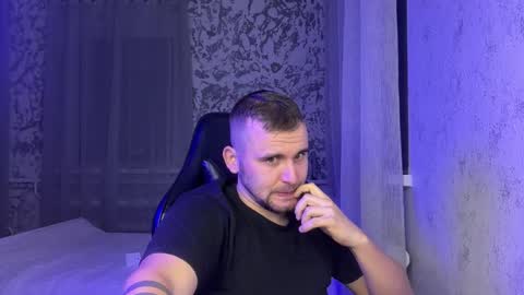 douglas_666 online show from 10/23/25, 07:01