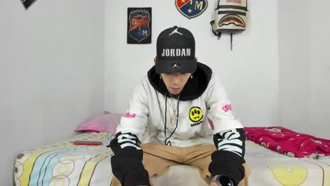 Snapshot of douglas_gallegos chatting on 12/13/24, 03:05 douglas_gallegos online show from 12/13/24, 03:05