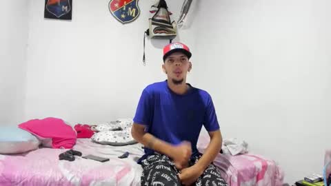 Snapshot of douglas_gallegos chatting on 09/24/25, 10:02 douglas_gallegos online show from 09/24/25, 10:02