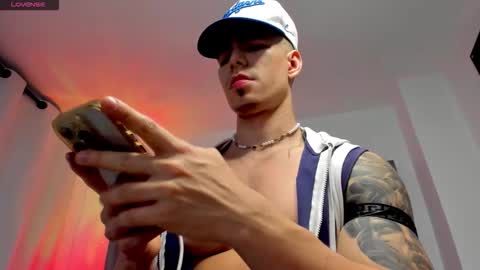 Douglas Safado online show from 12/01/25, 03:33