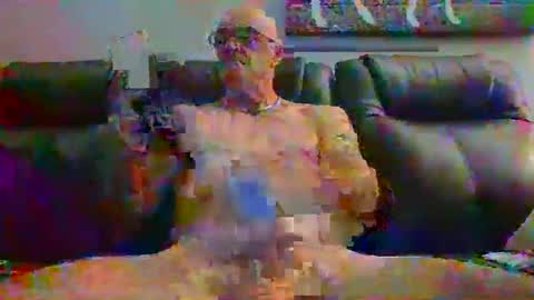 Snapshot of doum1122 chatting on 12/11/24, 02:52 doum1122 online show from 12/11/24, 02:52