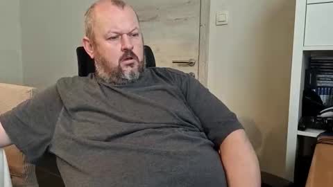 Snapshot of dpau76 chatting on 11/03/25, 08:48 Danny online show from 11/03/25, 08:48