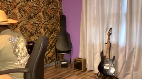 MrPirated online show from 01/01/25, 11:07