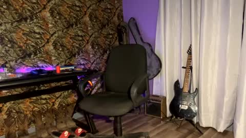 MrPirated online show from 01/05/25, 12:42