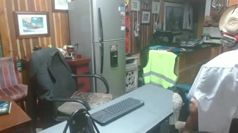 Snapshot of dr_simon84 chatting on 01/29/25, 02:30 Dr Simon online show from 01/29/25, 02:30