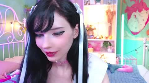 Snapshot of draculaura_ chatting on 12/04/24, 03:15 Draculaura online show from 12/04/24, 03:15