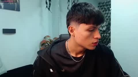 Snapshot of drago_ivan chatting on 06/05/26, 12:33 IVAN online show from 06/05/26, 12:33