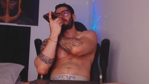 Snapshot of drake_cole11 chatting on 12/18/24, 03:33 drake_cole11 online show from 12/18/24, 03:33