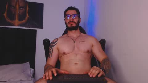 Snapshot of drake_cole11 chatting on 12/25/24, 03:38 drake_cole11 online show from 12/25/24, 03:38