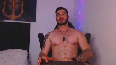 drake_cole11 online show from 01/01/25, 11:40