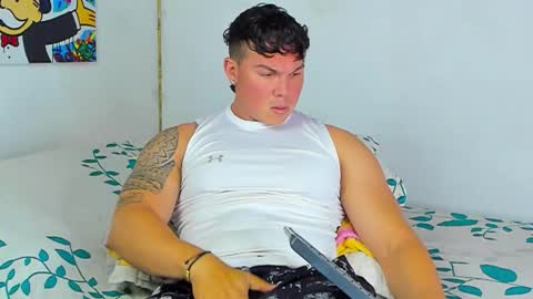 drake_xion1 online show from 11/18/25, 04:11