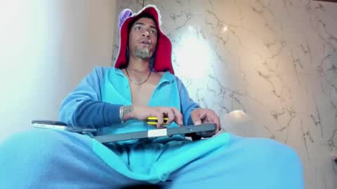 Drake Neuman online show from 10/08/25, 04:10