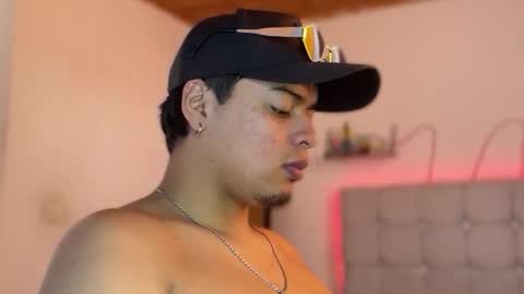 Snapshot of drakenn_ chatting on 02/19/26, 04:47 drakeeee online show from 02/19/26, 04:47