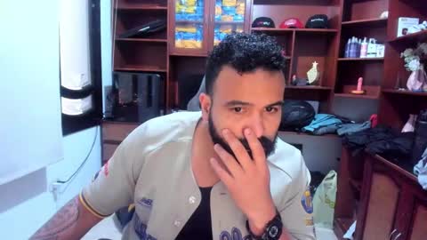 Snapshot of drako_argenti_ chatting on 12/22/24, 06:04 Drako online show from 12/22/24, 06:04