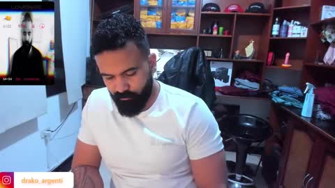 Snapshot of drako_argenti_ chatting on 01/04/25, 08:49 Drako online show from 01/04/25, 08:49