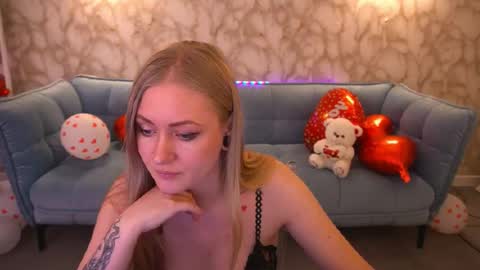 Snapshot of dramaquenn chatting on 02/15/26, 06:54 Lina online show from 02/15/26, 06:54