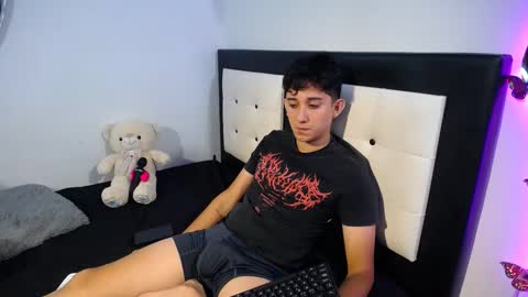 -- nicolle and jhon -- online show from 09/22/25, 08:00