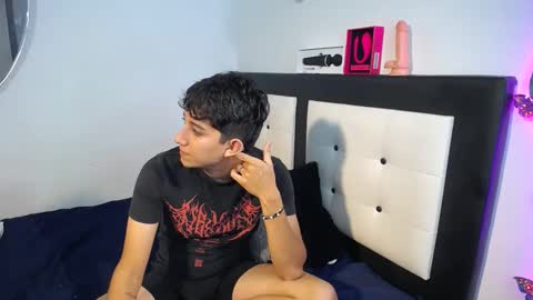 -- nicolle and jhon -- online show from 10/03/25, 01:02