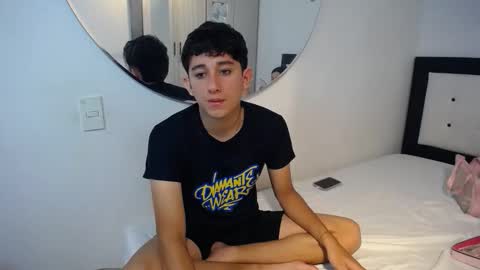 -- nicolle and jhon -- online show from 11/23/25, 09:31