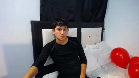 -- nicolle and jhon -- online show from 02/15/26, 04:53