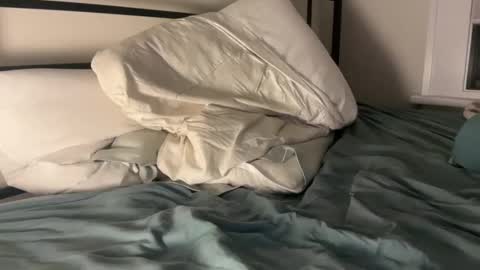 Snapshot of dre0000000 chatting on 11/14/25, 10:36 dre0000000 online show from 11/14/25, 10:36