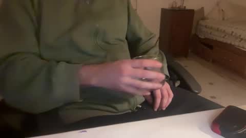 Snapshot of dre0000000 chatting on 12/19/25, 09:44 dre0000000 online show from 12/19/25, 09:44