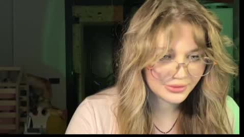 dream__lady online show from 04/17/26, 06:33