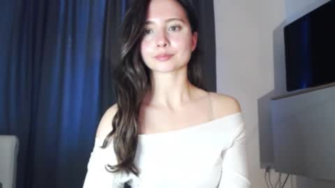 Snapshot of dream_nicole02 chatting on 10/19/25, 02:07 Nicole online show from 10/19/25, 02:07