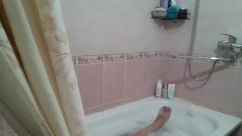 dream_petal_ online show from 03/14/26, 03:50