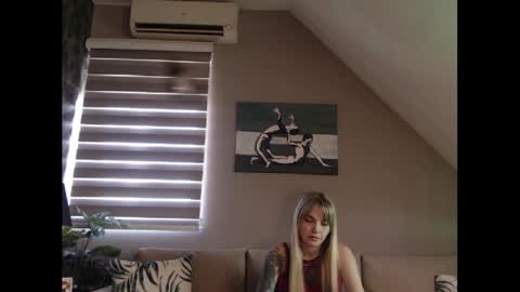 A girl online show from 02/17/25, 07:58