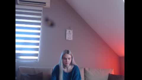 A girl online show from 03/06/26, 08:22