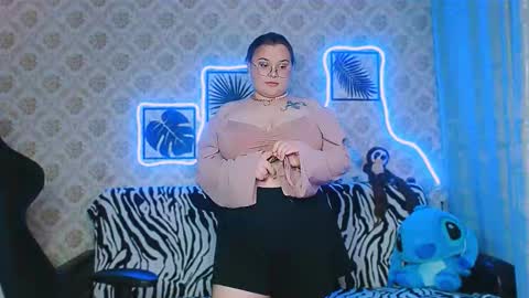 Snapshot of dreamforyoue2 chatting on 09/15/25, 08:20 dreamforyoue2 online show from 09/15/25, 08:20