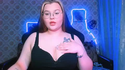 dreamforyoue2 online show from 04/17/26, 07:39