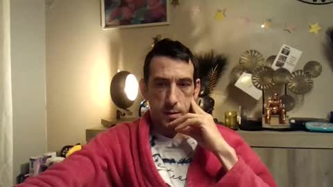 dreamguy38 online show from 12/31/24, 05:44