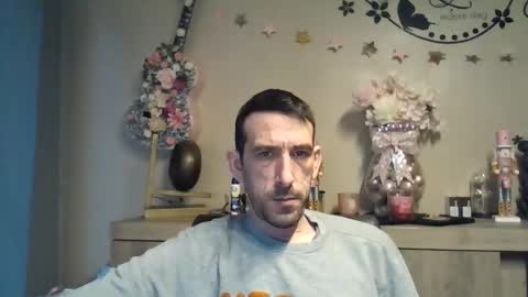 dreamguy38 online show from 12/15/25, 07:56