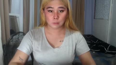 Snapshot of dreammegan chatting on 05/05/26, 04:48 Stacy DONT FORGET TO FOLLOW ME AND THUMBS UP my wife samgrg2 online show from 05/05/26, 04:48