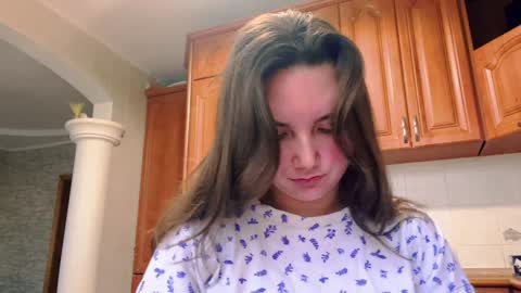 Snapshot of dreamyblushfairy chatting on 12/07/24, 07:16 Mila online show from 12/07/24, 07:16