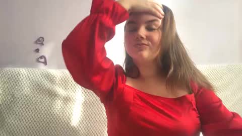 Snapshot of dreamyblushfairy chatting on 03/10/25, 08:04 Mila online show from 03/10/25, 08:04