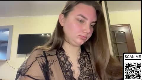 Snapshot of dreamyblushfairy chatting on 11/05/25, 06:35 Mila online show from 11/05/25, 06:35