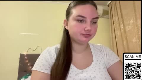 Snapshot of dreamyblushfairy chatting on 11/20/25, 04:18 Mila online show from 11/20/25, 04:18