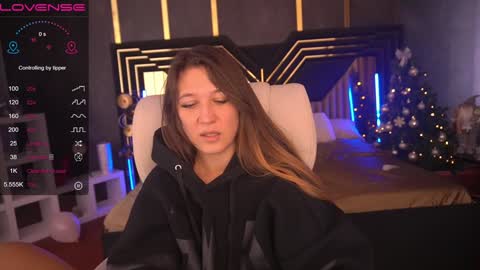 Lina online show from 12/30/24, 10:32