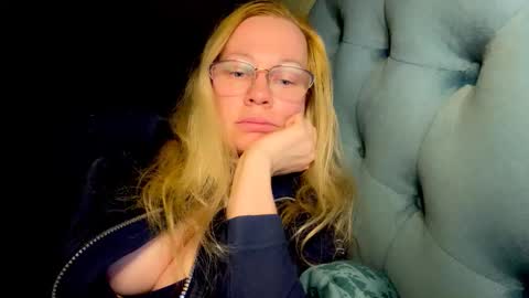 Snapshot of dreamylive_ chatting on 10/20/25, 06:30 Kate online show from 10/20/25, 06:30