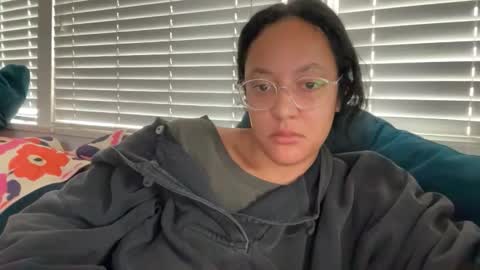 RIRI OR DREAMY online show from 12/20/25, 04:47